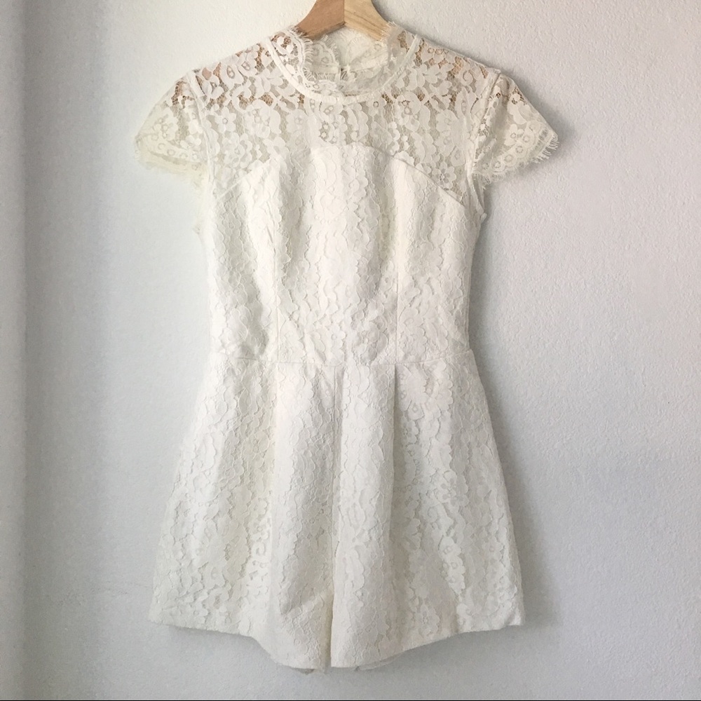 Keepsake sz S Run the World White Lace Romper